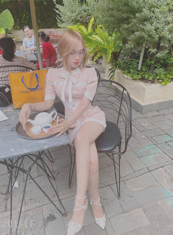 Chịch chị vợ yêu dâm dáng ngon không kém gì vợ