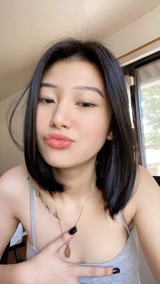 Huấn luyện cô gái trẻ tôi gặp trong phòng chơi mạt chược ở cộng đồng