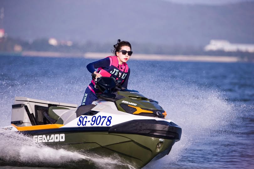 Buồn vì người chồng không làm thỏa mãn, vợ yêu đi làm gặp được đồng nghiệp quá “khỏe”